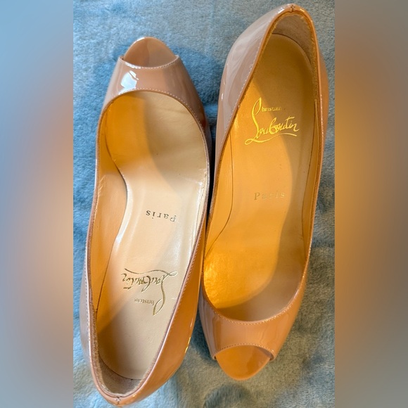 100% Authentic Christian Louboutin NO Matter 85 Peep Toe Pump Nude Patent - Picture 11 of 11